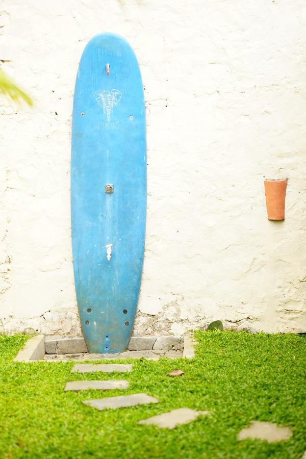 Ronaya Surf Waves Villa Dikwella Exteriör bild