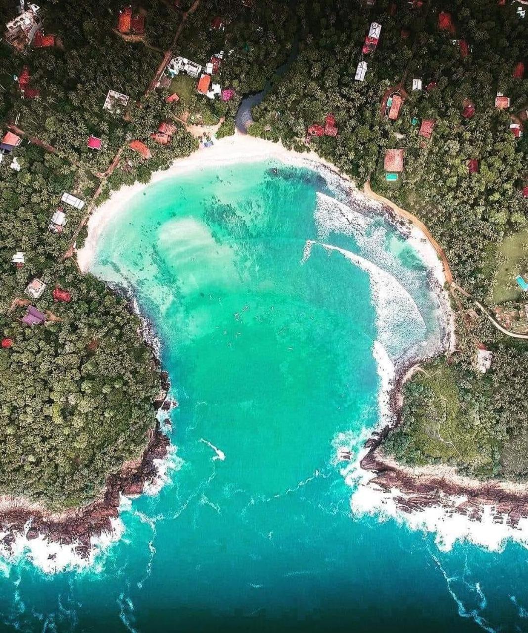 Ronaya Surf Waves Villa Dikwella Exteriör bild